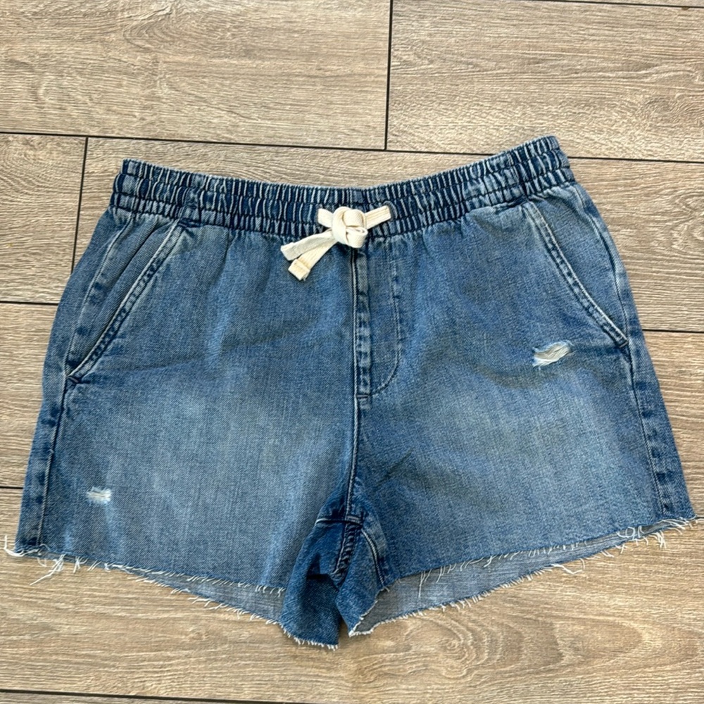 Gap medium drawstring jean shorts, light medium wash